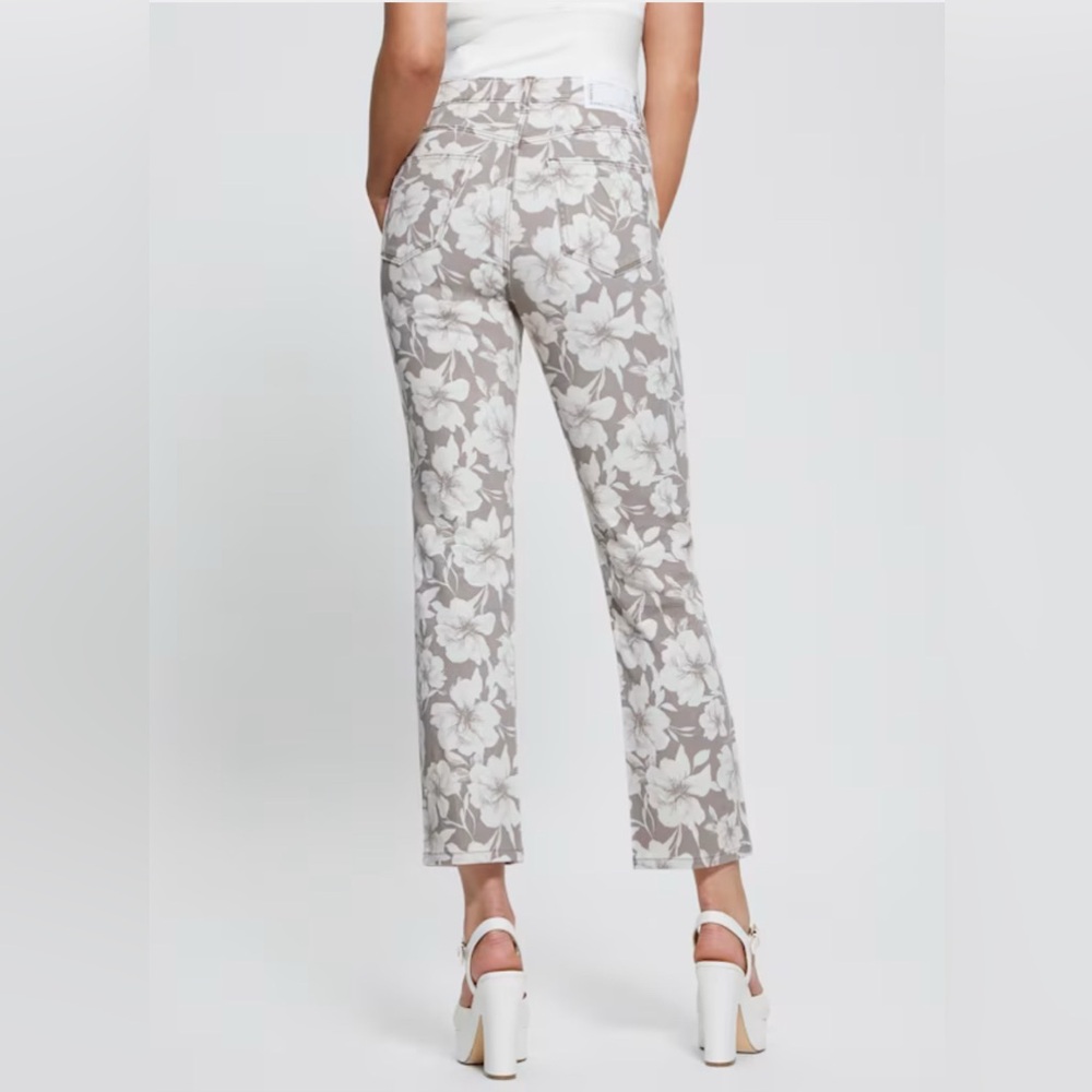NWT Guess Floral Jeans. - Picture 5 of 8